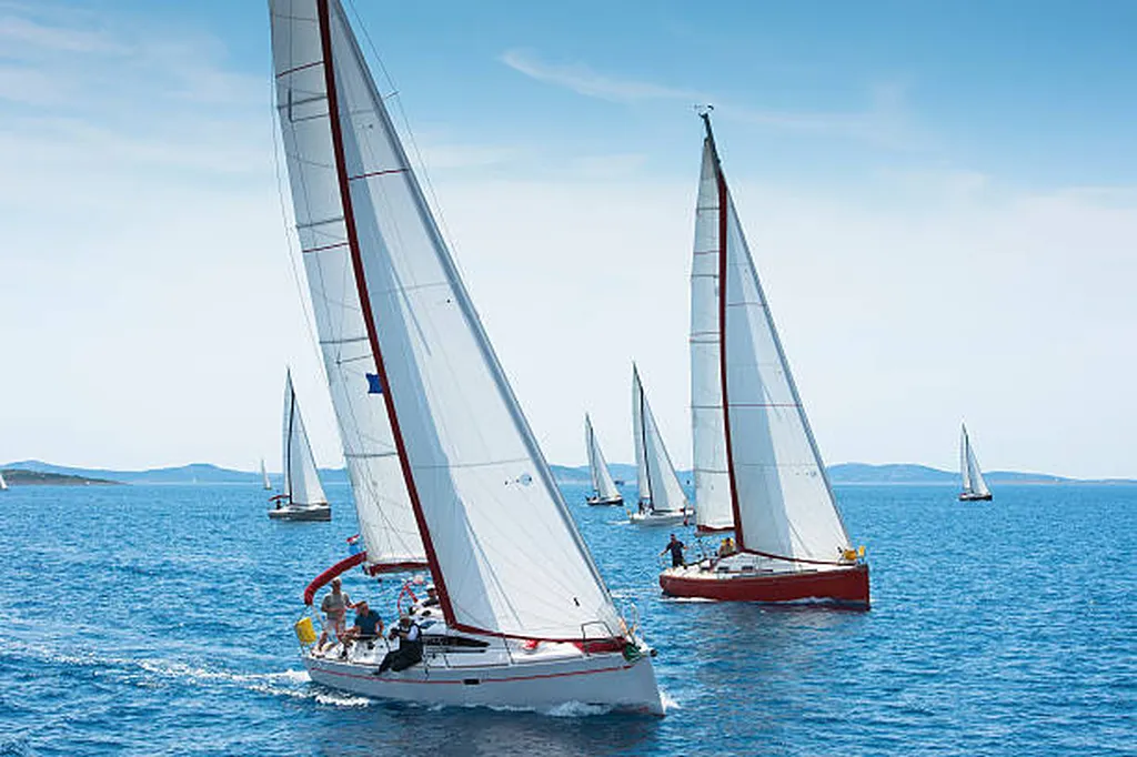 Hissez les Voiles de la Cohésion et Naviguez Vers le Succès Grâce à une Régate Connectée Unique à Porquerolles sur la Côte d'Azur.