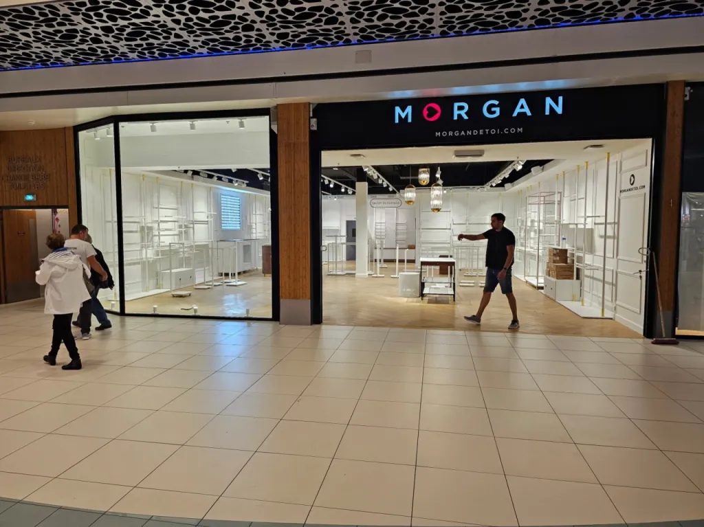Création de vitrine de magasin à Avignon pour le magasin Cache Cache