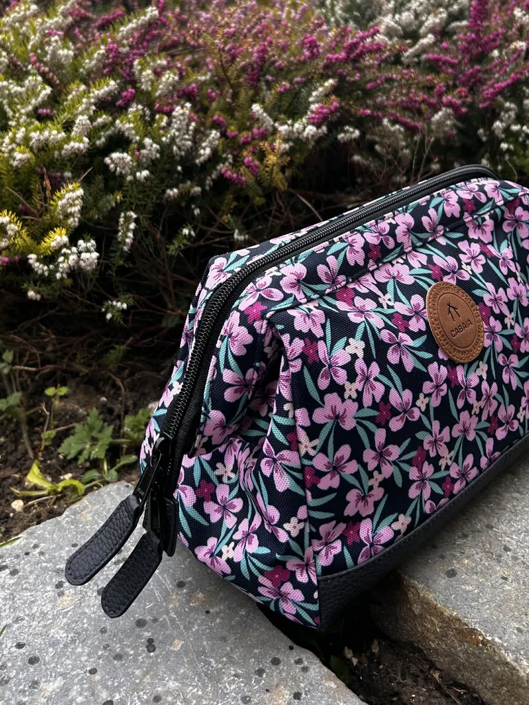 Trousse de toilette Cabaia Cagliari disponible chez Evasion à Eu