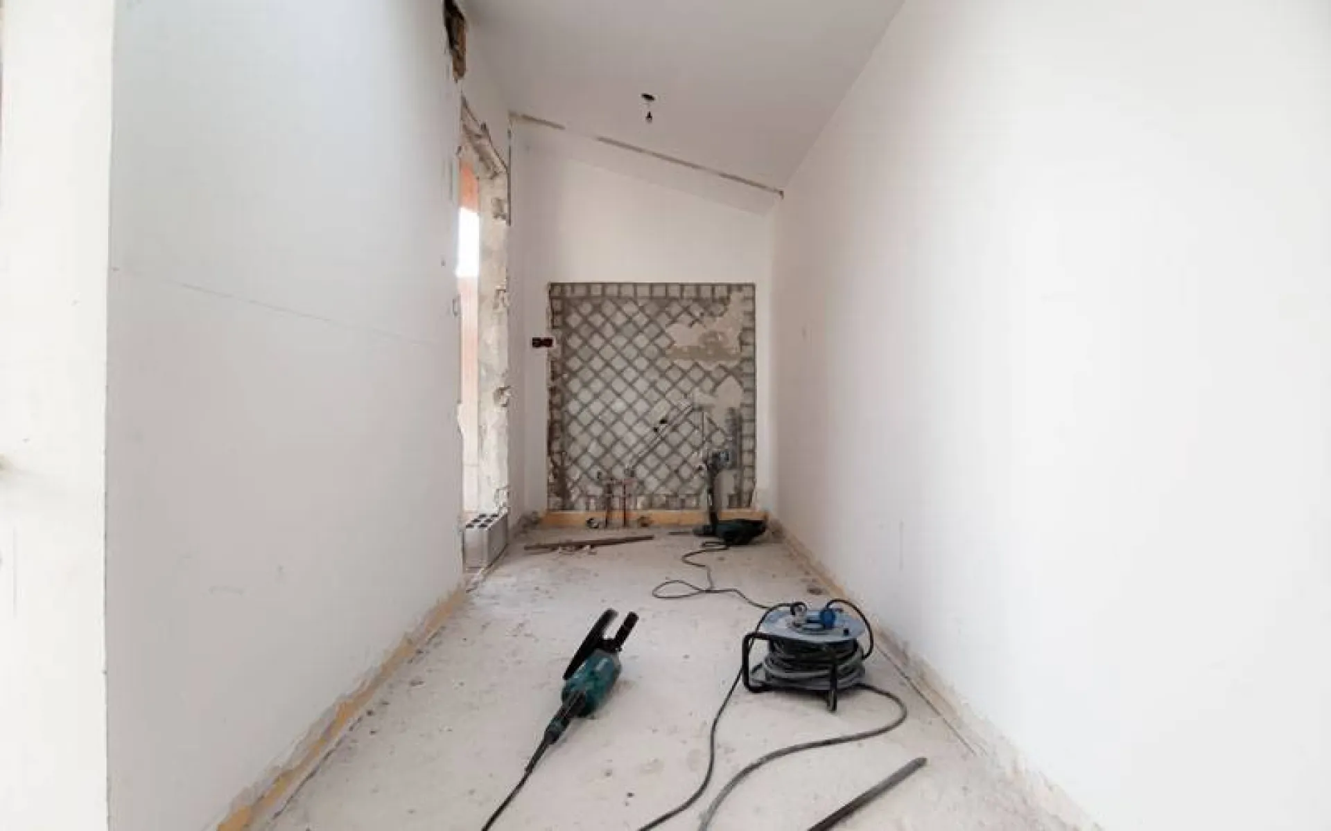Travaux de rénovation complète d'un appartement à Bormes-les-mimosas
