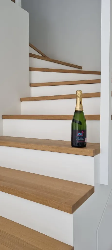 peinture escalier bi-couleur blanc et cire naturel en région parisienne 