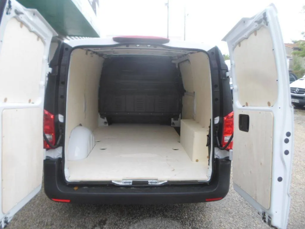 Fourgon Mercedes Vito en Location longue durée à Bordeaux