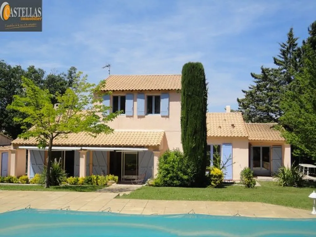 Acheter une maison  5 sur  Roquefort La Bédoule  avec grands volumes