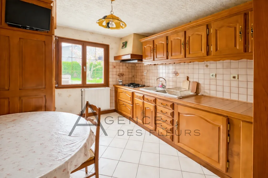 A vendre, corps de ferme de 210 m² édifié sur 1995 m² de terrain sur la commune d'HECTOMARE 27110