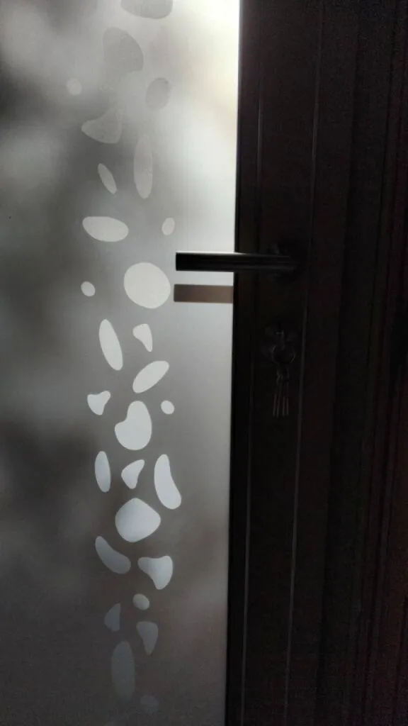 Installation d'une nouvelle porte d'entrée à Grans Installation d'une nouvelle porte d'entrée à Grans