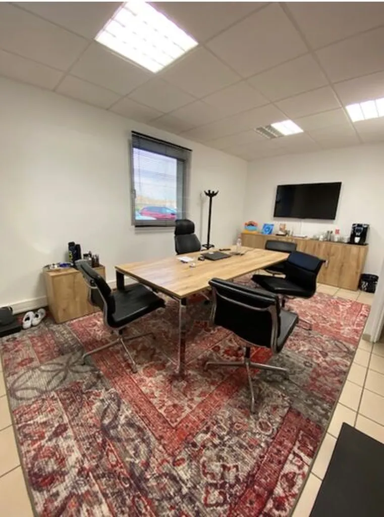 GONFREVILLE L'ORCHER - A LOUER Bureaux de 250 m² sur un site mixte de bureaux et d'activités