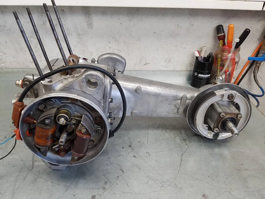 RESTAURATION MOTEUR LAMBRETTA LD 1954 SAINT CYR SUR MER