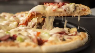 Savoureuses Pizzas et Viandes Délectables à La Girandole, Cassis