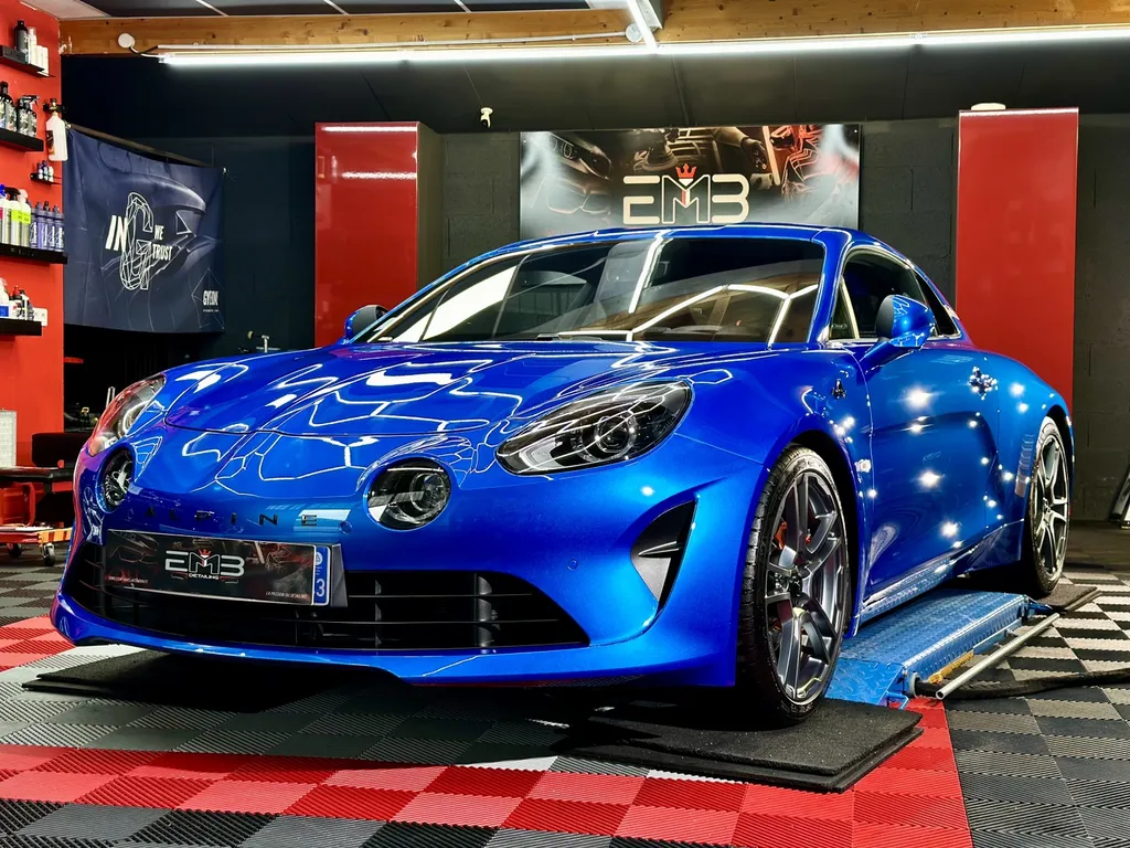 film de protection PPF alpine A110 Lyon traitement céramique protection carrosserie voiture de sport