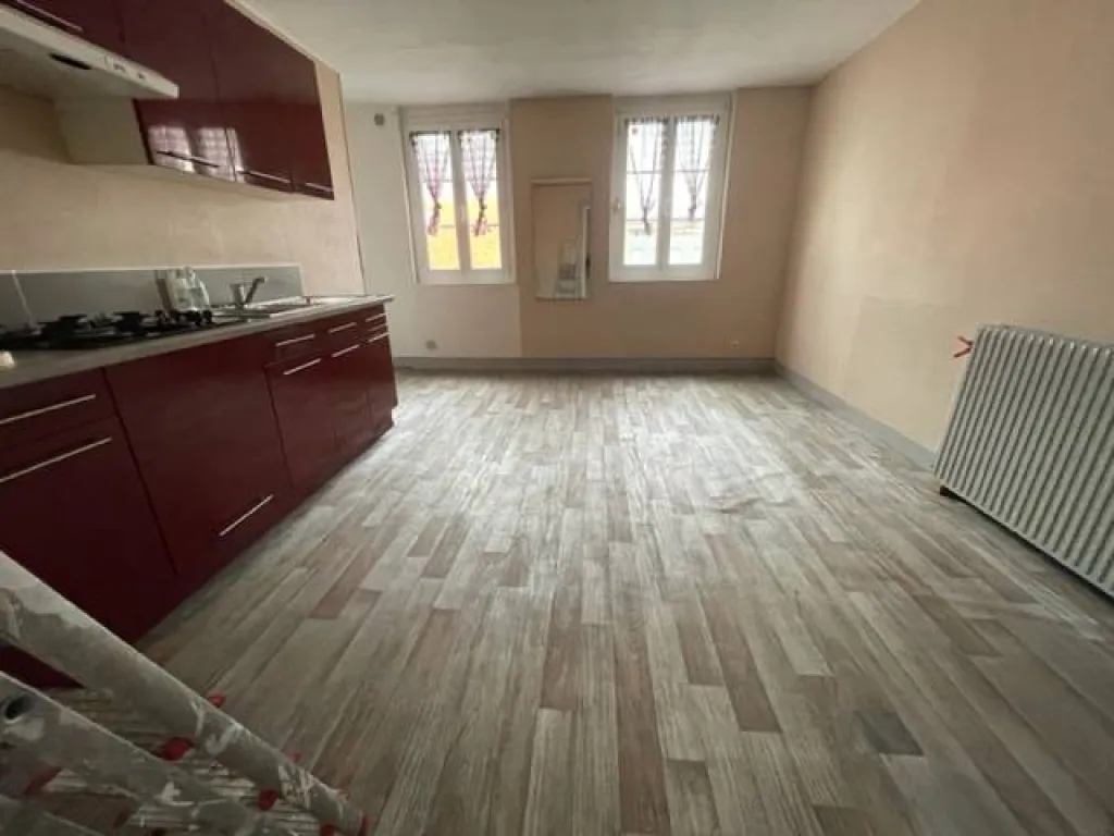 A vendre immeuble de 170 m² habitables comprenant 6 lots sur la commune d'ELBEUF 76500