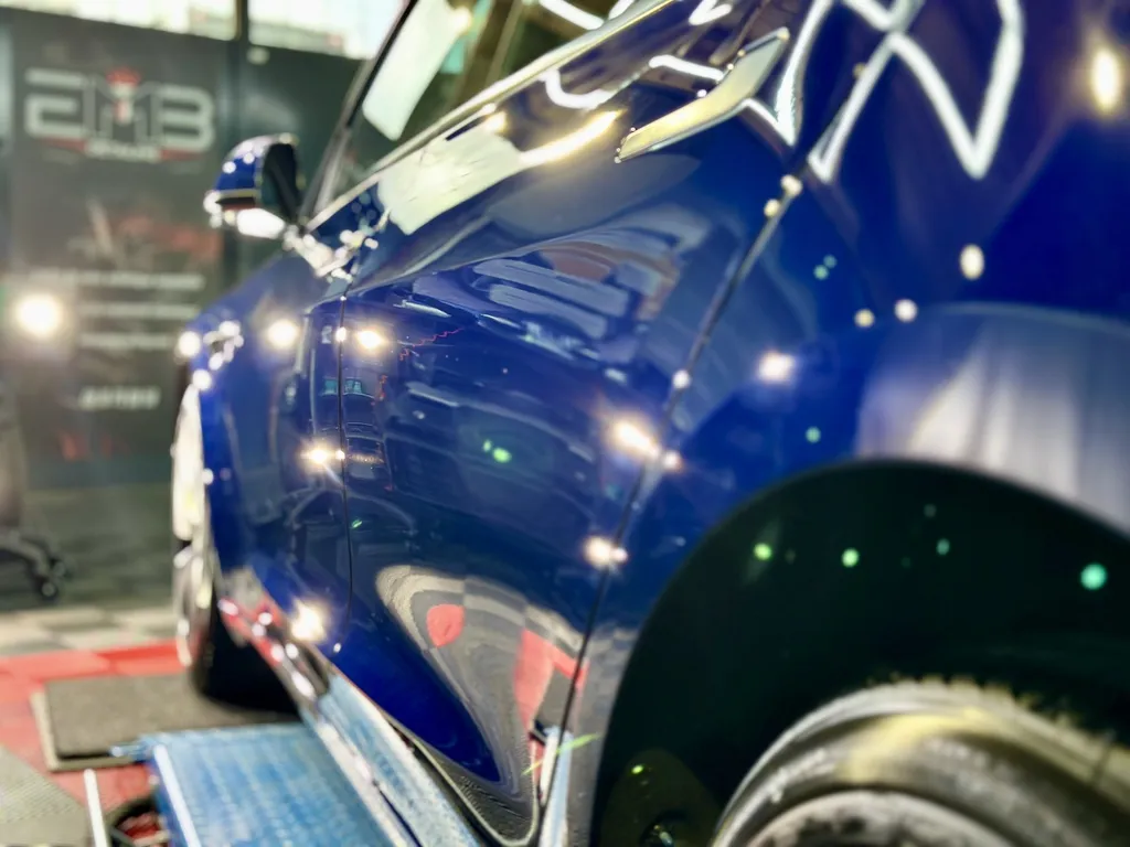 Detailing auto lyon traitement céramique à côté de lyon spécialiste Tesla