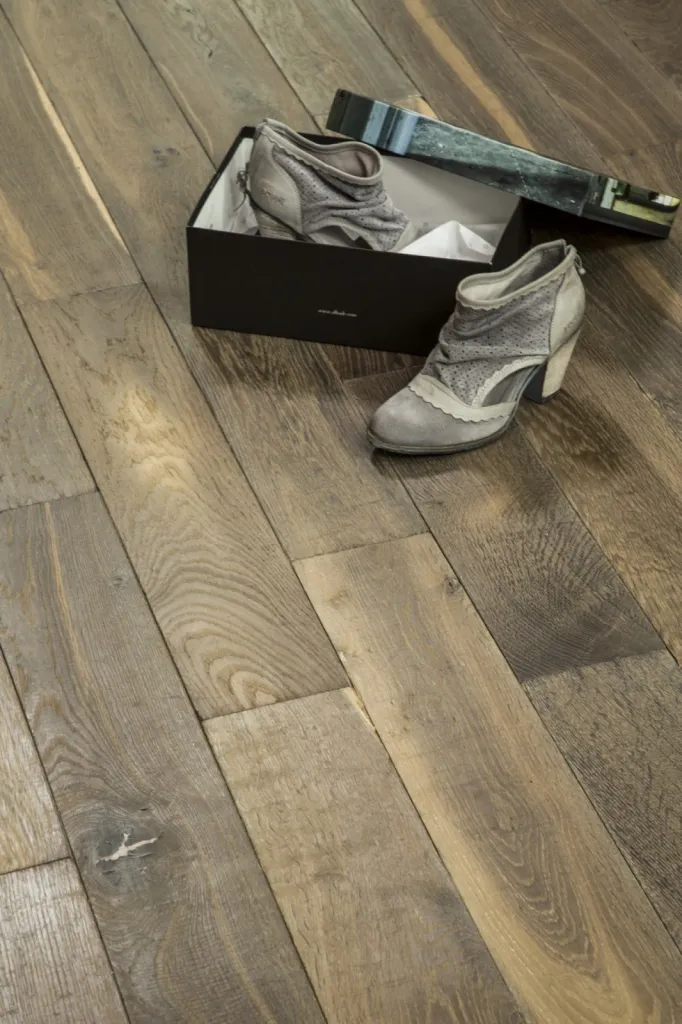 Parquet chêne de l'est colori café latté vieilli