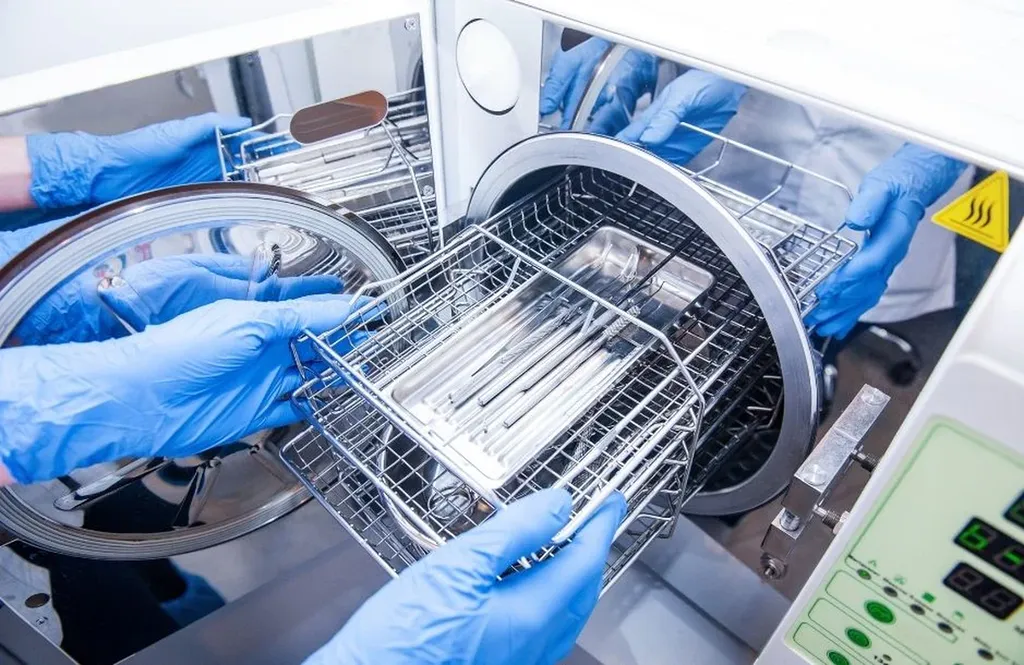 Autoclave médical professionnel pour la stérilisation des instruments chirurgicaux à Bordeaux