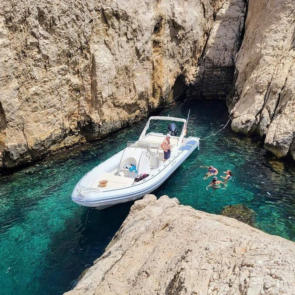 bon cadeau l’Eden Boat Noël : bon cadeau pour une sortie en mer avec l’Eden Boat, parfait pour les fêtes de fin d’année