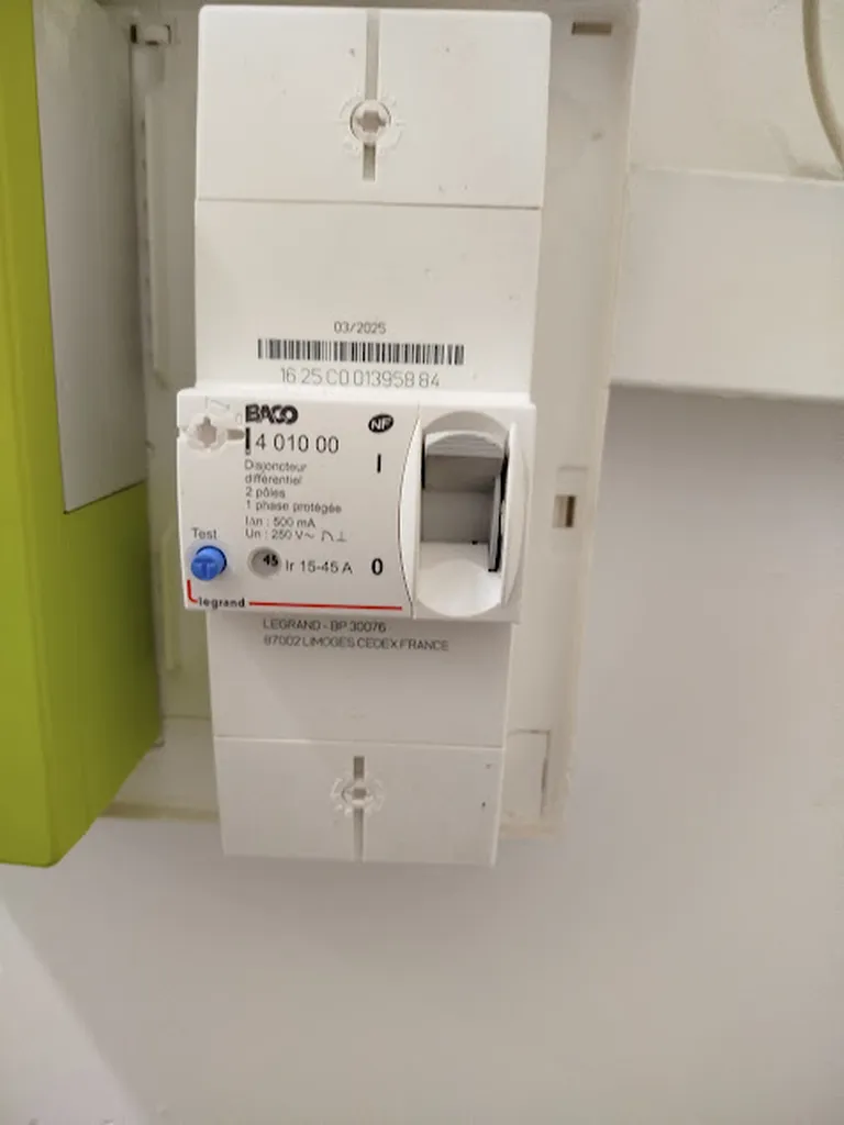 Disjoncteur de branchement remplacé chez un particulier par infiny elec à Montpellier