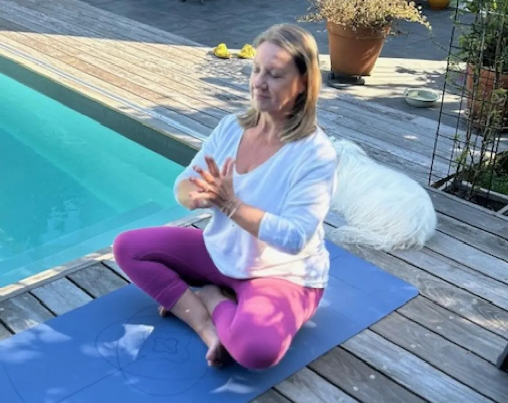 Padmasana avec Anjali Mudra