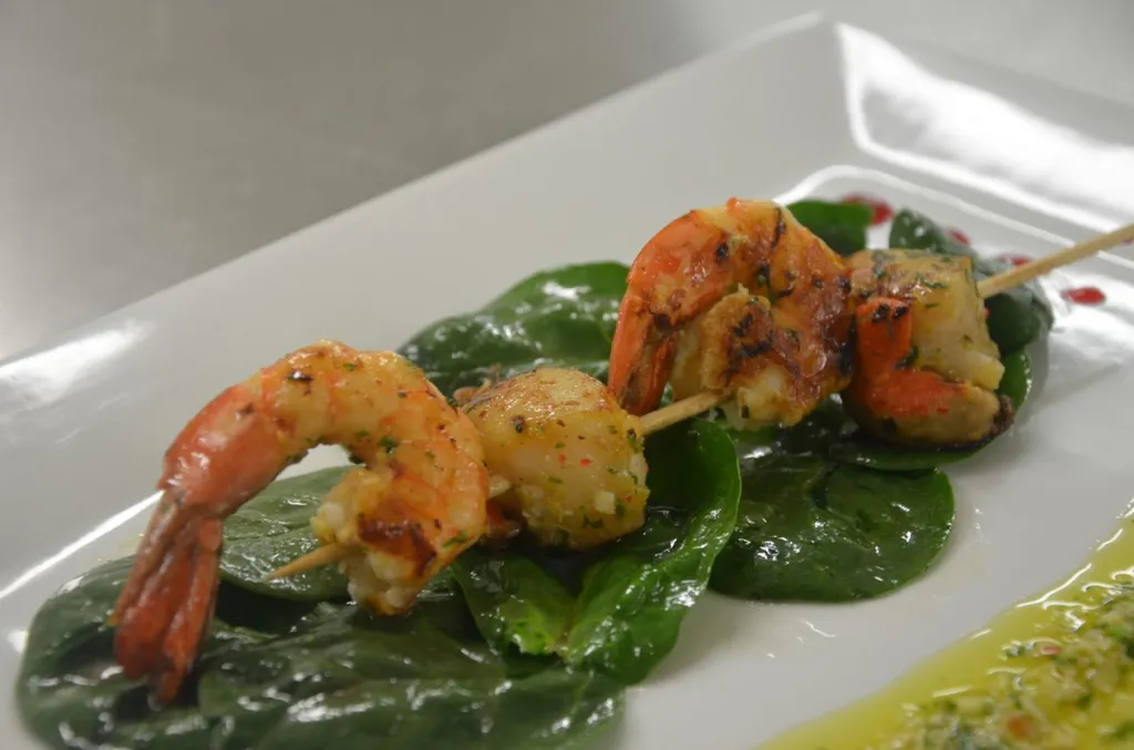 Brochette de gambas et saint Jacques