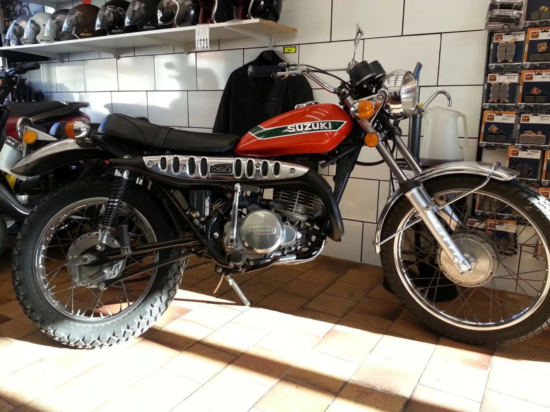 SUZUKI TS 250 TOULON