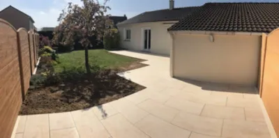 Pose et agrandissement d'une terrasse en dalle céramique sur plot et rail aluminium à Montivilliers proche Le Havre