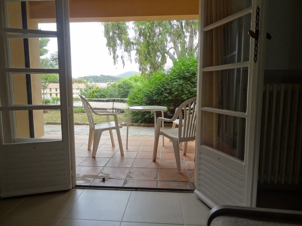 Belle terrasse couverte