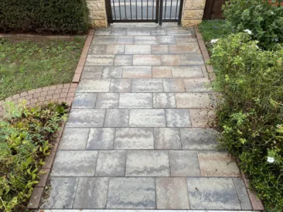 Aménagement d'entrée de maison en pavé à Strasbourg CLK 