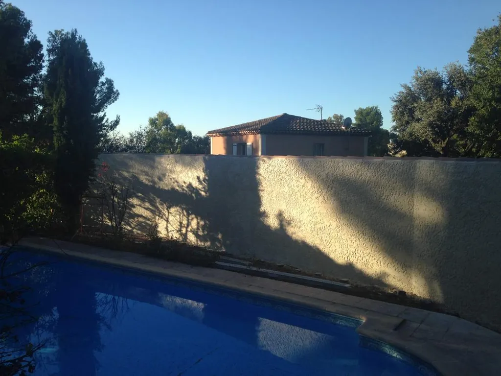 Réhausse d'un mur de clôture maçonné 13300 Salon de Provence - après travaux