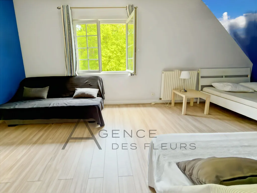 A vendre, propriété de charme de 202 m² édifiée sur un terrain de 3952 m² sur la commune de FRENEUSE 76410