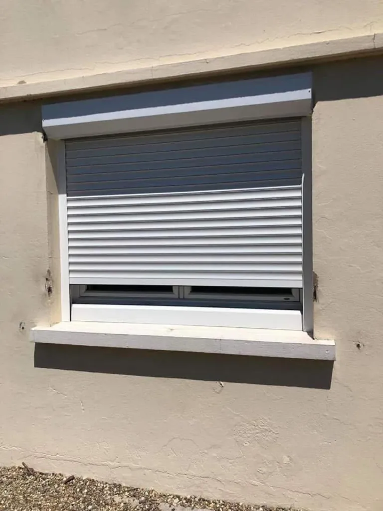 Pose de volet roulant à Cenon, proche de Bordeaux