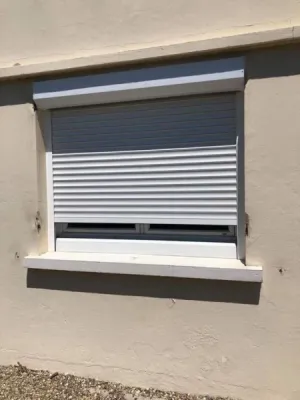 Pose de volet roulant à Cenon, proche de Bordeaux