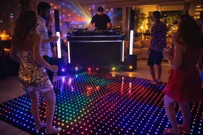 DJ + dancefloor led pour soirée entre amis avec ECC