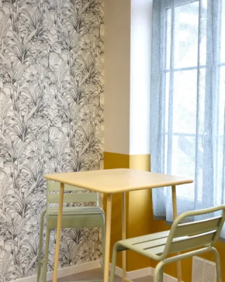 Aménagement intérieur bien-être collectif, transformant un espace en très mauvais état en salle accueillante, par l’Atelier D. architecte d’intérieur à Bordeaux.