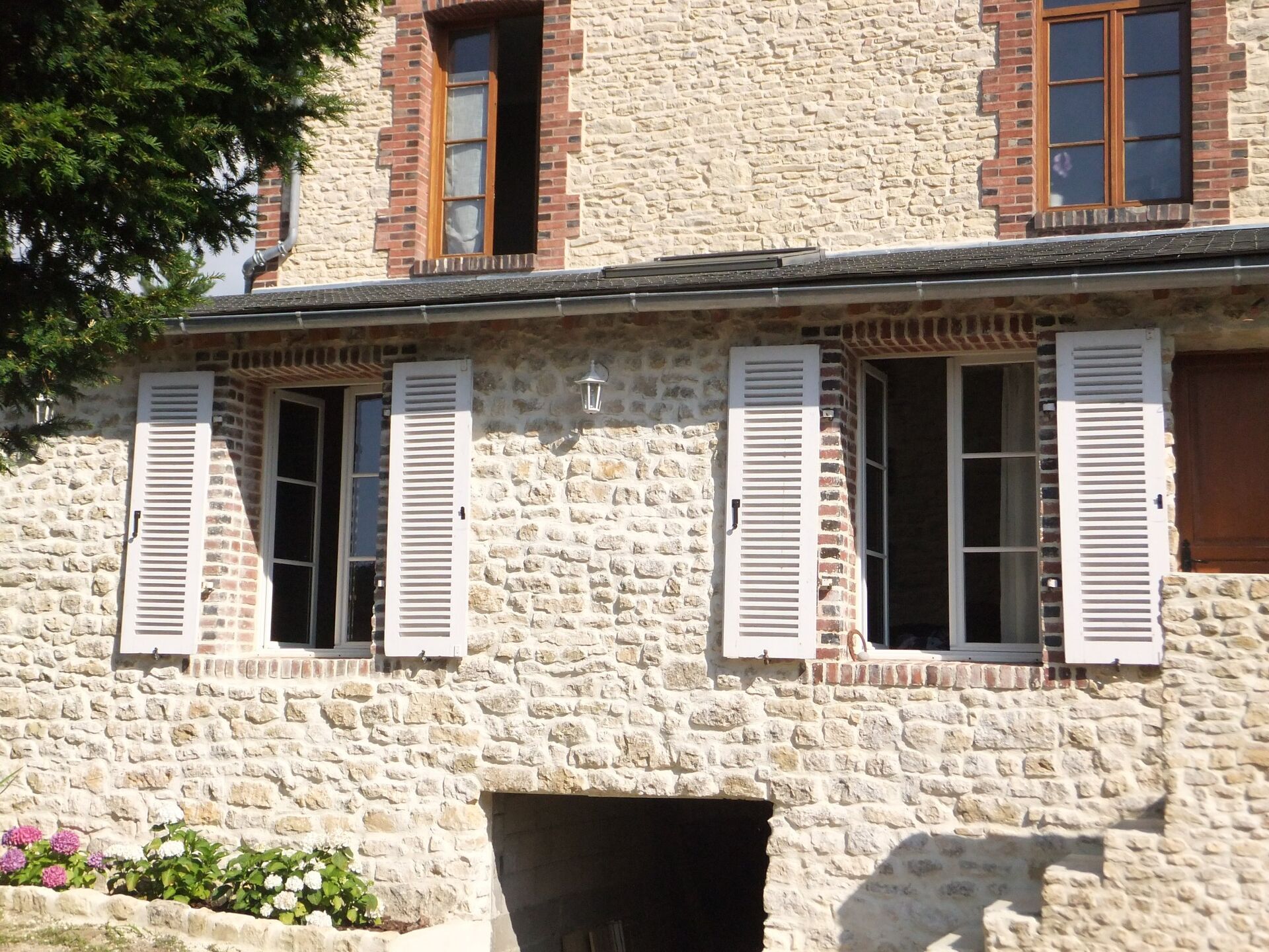 MAISON DE VILLE AVEC JARDIN MEZIDON-CANON