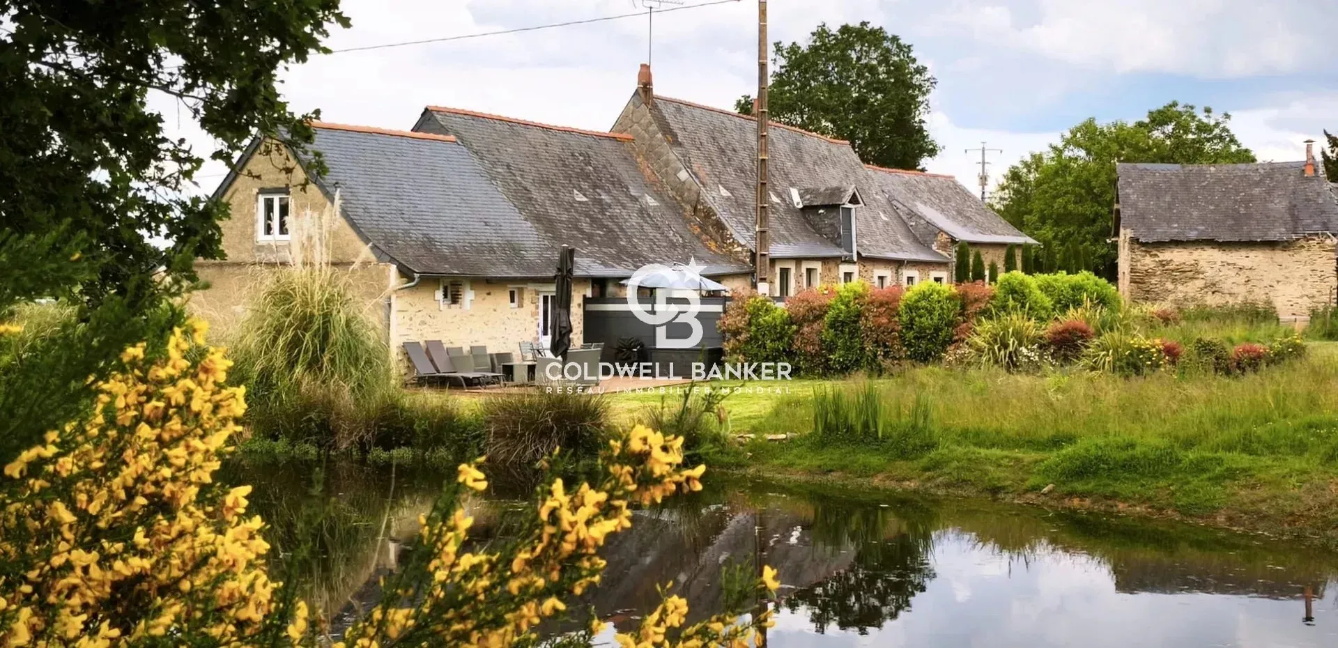 Maison 7 pièces 442 m² · à Château-Gontier-sur-Mayenne · 442 m² · 2 599 800 €