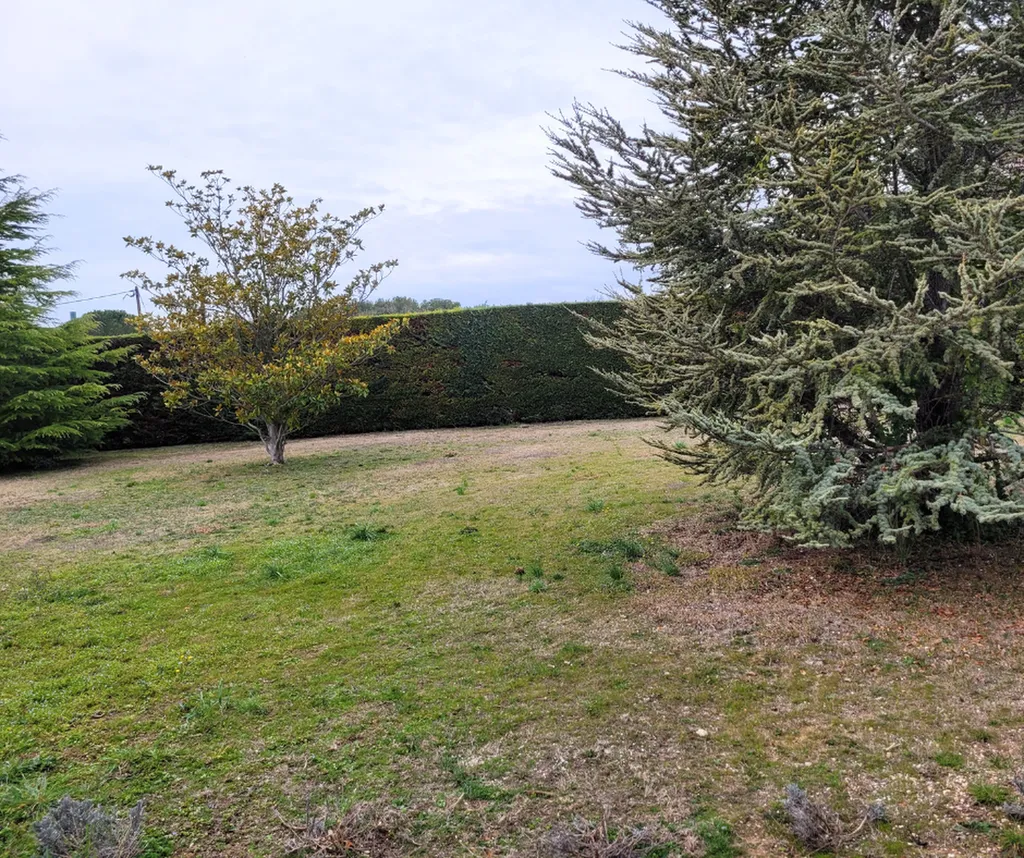 Magnifique parcelle constructible sur la commune de Puyricard dans les bouches du Rhones