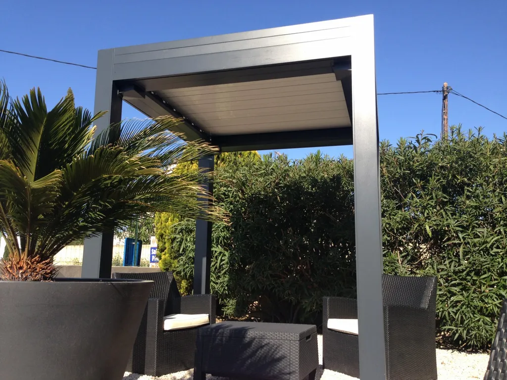 Pergolas bioclimatique dans nos bureaux SMA