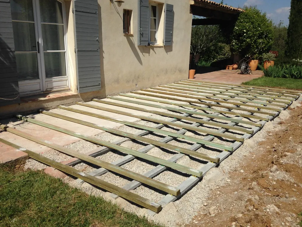 préparation structure d'une terrasse bois à calas