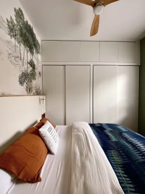 Vue d’ensemble de la suite parentale moderne à Mérignac, par l'Atelier D, architecte d'intérieur à Bordeaux