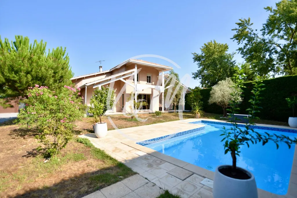 Maison 5 pièces 135 m² · à Arès · 135 m² · 699 480 €