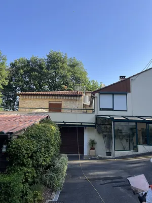 Intervention à Bergerac en Dordogne (24) nettoyage d’une toiture par drone