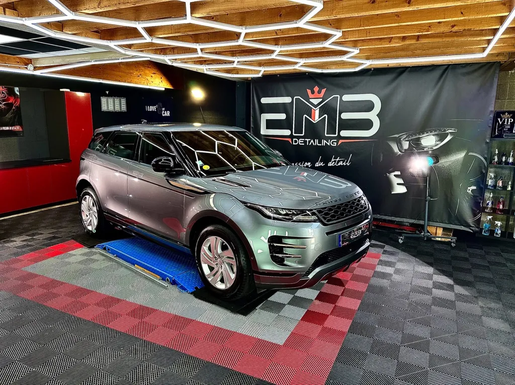 DETAILING traitement Cerzmqiue protection carrosserie automobile ouest lyonnais range Rover évoque 