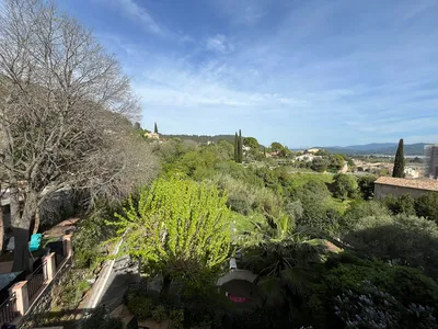 Rare – Charmante maison de village dans le quartier médiéval des Arcs-sur-Argens, avec garage et terrasses