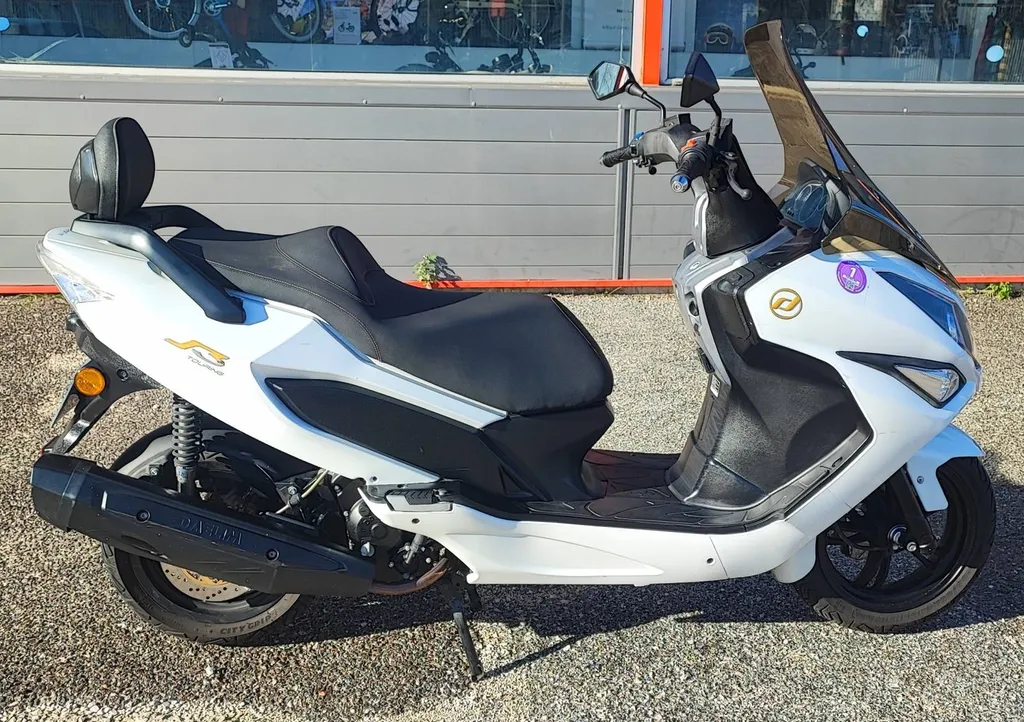 S3 DAELIM 125 DU 06/2017 AVEC 23148KM.