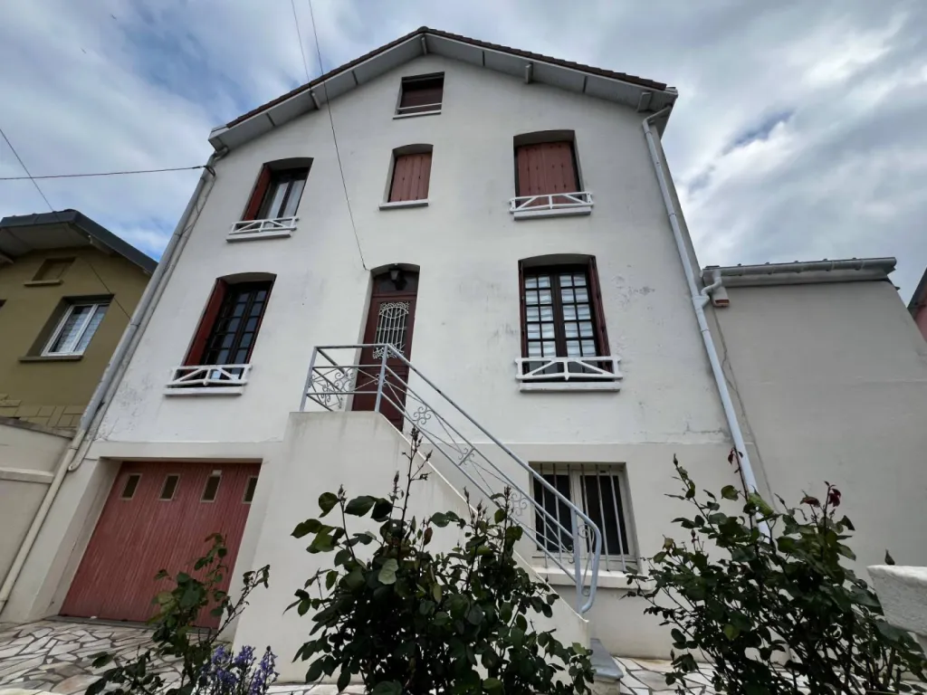 Ravalement de façade avant/après sur une maison à Harfleur