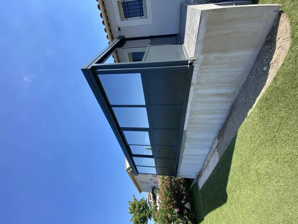 Pose de films sans tain sur une véranda au Beausset