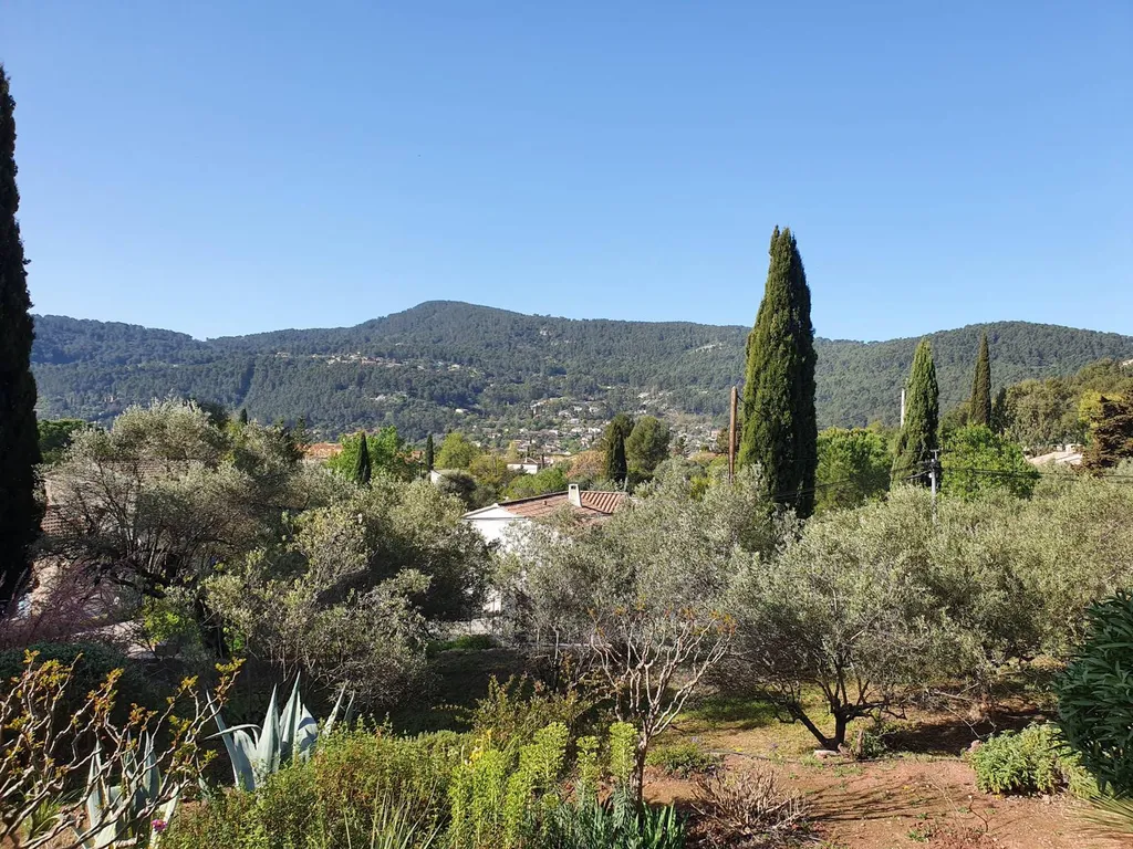 Terrain à vendre sur SOLLIES PONT