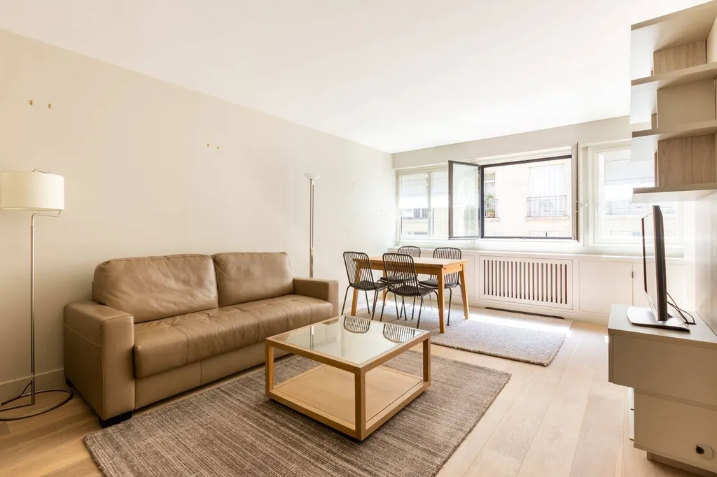 A vendre Grand studio en excellent état - Pl des Ternes / Renaudes 75017