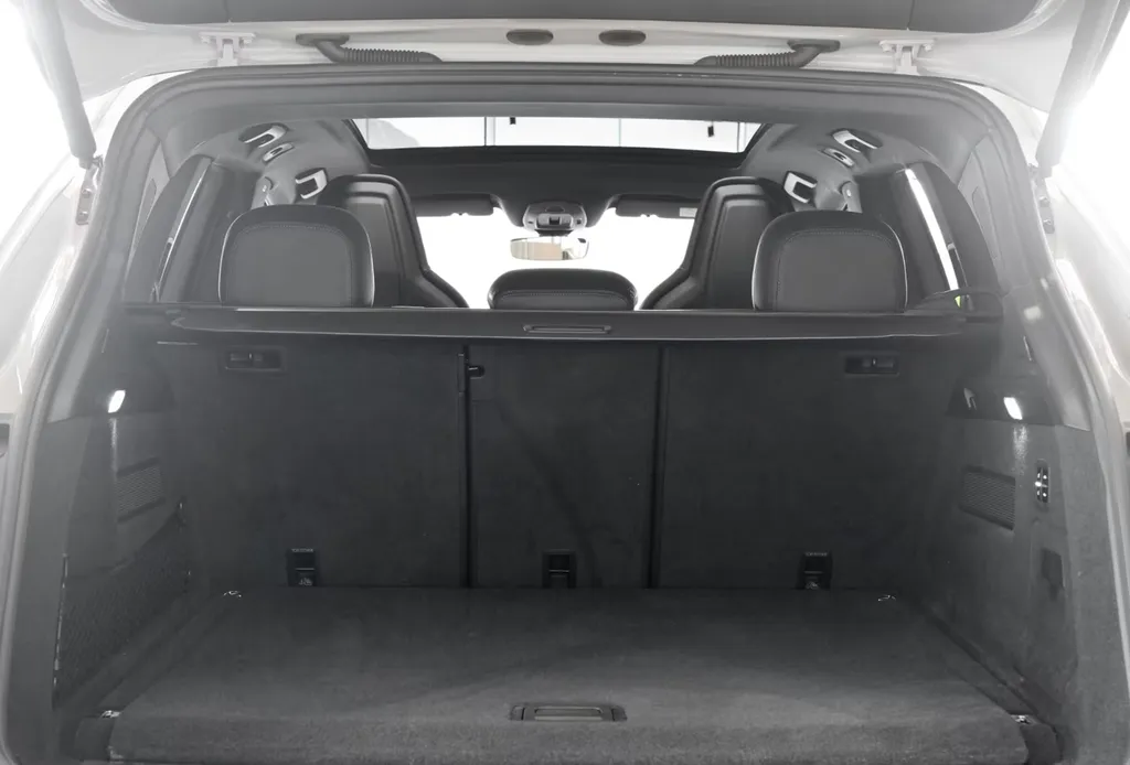 A vendre sur bordeaux Porsche Cayenne E-Hybrid 470 ch 2024 Facelift– Full Options – Garantie Porsche Approved