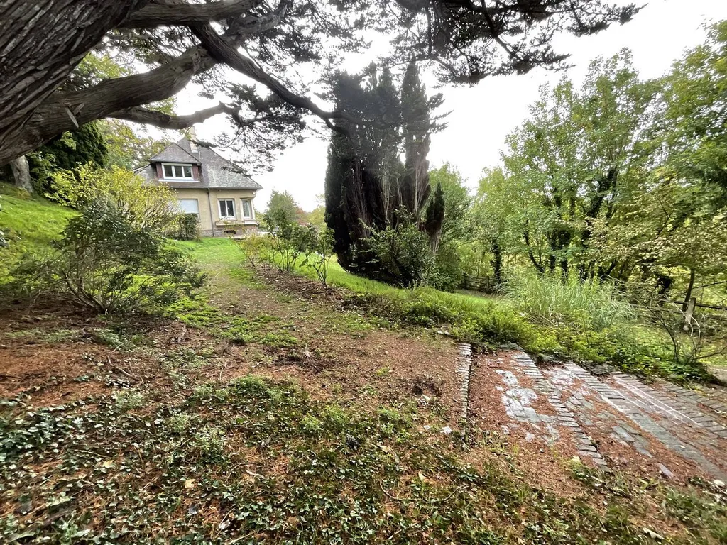 A vendre Villa des années 1950, offrant la possibilité de vivre de plain-pied