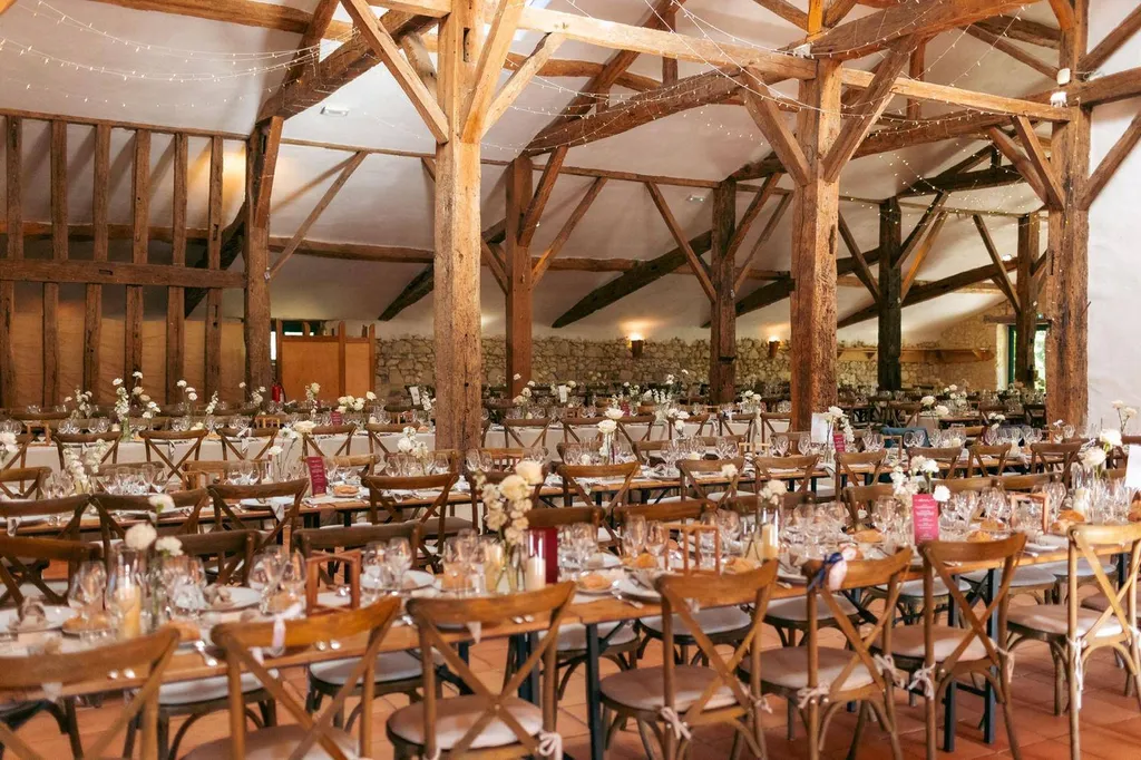 Camille et Guillaume : Un mariage champêtre et chaleureux sous les poutres apparentes d'un magnifique domaine de la Gironde - Les Mariages de mademoiselle L - Florent Fouqueux