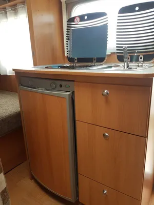 VENDU CARAVANE CARAVELAIR AMBIANCE 390